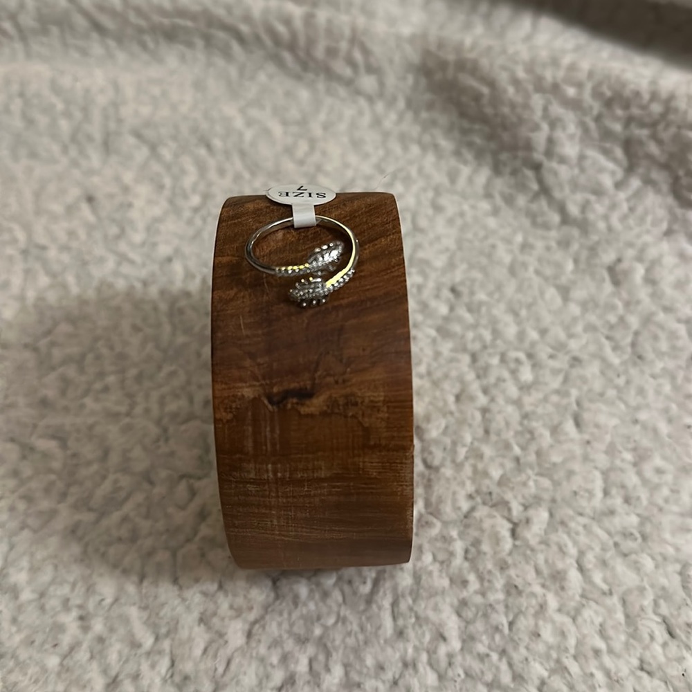 Fragrant Jewels Island Time Palm Tree Leaf Bypass Ring